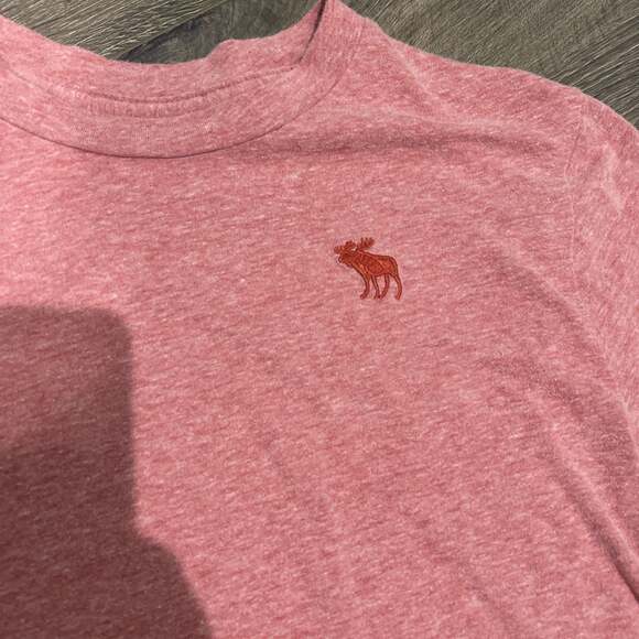 Abercrombie Kids Red Paisley T-Shirt - Picture 2 of 3